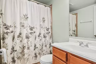 542 Riviera Rd, Valparaiso, IN 46385 - Photo 12
