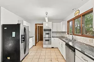 401 Shorewood Ct, Valparaiso, IN 46385 - Photo 16