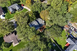 3906 Oak Grove Dr, Valparaiso, IN 46383 - Photo 32
