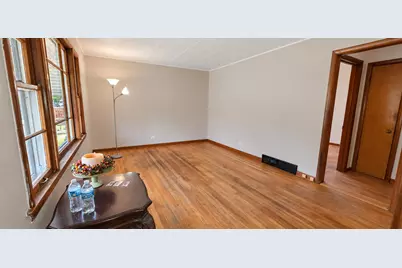 14123 S Mackinaw Avenue, Burnham, IL 60633 - Photo 4