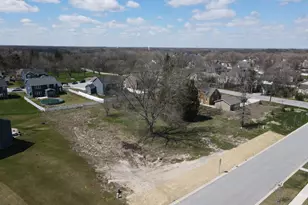 2910 Amberleigh Ln, Schererville, IN 46375 - Photo 1