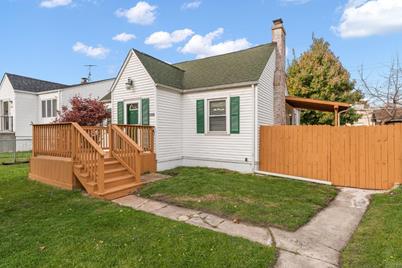 1208 W 37th Place - Photo 1