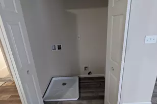 8528 Florida St, Merrillville, IN 46410 - Photo 18