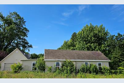 15861 W Base Road, Medaryville, IN 47957 - Photo 1