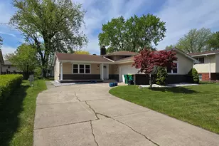 1804 Holly Ln, Munster, IN 46321 - Photo 1