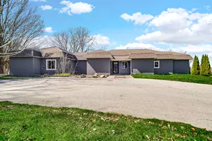 234 Coolspring Dr, Valparaiso, IN 46385 - Photo 1