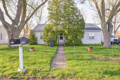 1016 W 38th Place, Hobart, IN 46342 - Photo 1