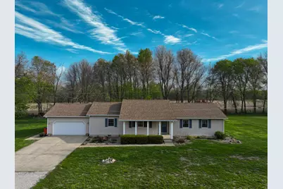 800 E Oak View, Winamac, IN 46996 - Photo 1