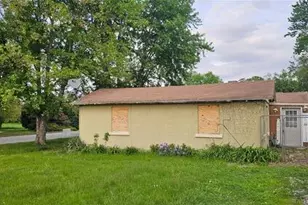 409 W Beaver St, Morocco, IN 47963 - Photo 1