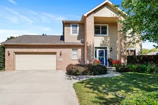 981 Michael Dr, Chesterton, IN 46304 - Photo 1