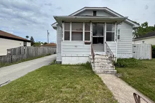 139 N Dwiggins St, Griffith, IN 46319 - Photo 1