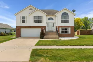 323 Quail Dr, Hobart, IN 46342 - Photo 1