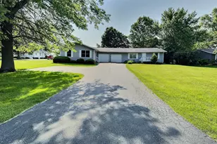 690 S 150 E, Kouts, IN 46347 - Photo 1