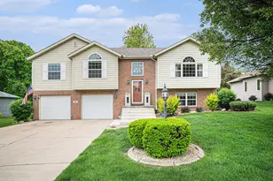 426 Chadwick Cir, Valparaiso, IN 46385 - Photo 1