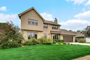 251 Pineview Ln, Valparaiso, IN 46383 - Photo 1