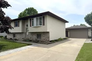 208 Locust Ave S, Hebron, IN 46341 - Photo 1