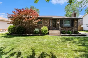 821 Harrison Pl, Dyer, IN 46311 - Photo 1