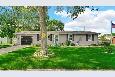 718 W Elizabeth Street, Kouts, IN 46347 - Photo 1