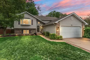 263 Hillcrest Ave, Hobart, IN 46342 - Photo 1