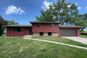 12000 N Oakwood Dr, Saint John, IN 46373 - Photo 1