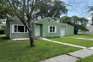 23 E Michigan St, Remington, IN 47977 - Photo 1