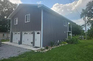 11016 W Lakeview Dr, Kewanna, IN 46939 - Photo 1