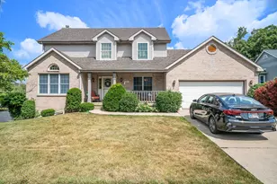 101 Ridgewood Ln, Dyer, IN 46311 - Photo 1