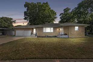 921 W 3rd Pl, Hobart, IN 46342 - Photo 1