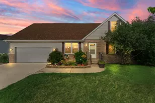 561 Fox Burrow Ct, Valparaiso, IN 46385 - Photo 1