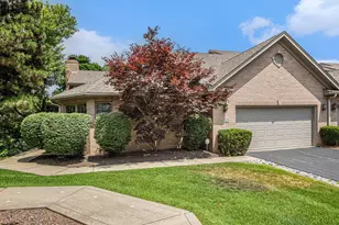 1723 Apple Blossom Dr, Munster, IN 46321 - Photo 1