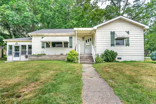 607 S Kouts St, Kouts, IN 46347 - Photo 1