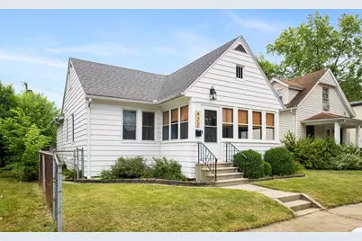 422 N Wenger Avenue, Mishawaka, IN 46544 - Photo 1