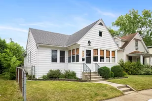 422 N Wenger Ave, Mishawaka, IN 46544 - Photo 1