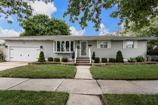 1924 Tulip Ln, Munster, IN 46321 - Photo 1