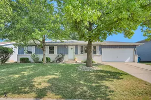 1422 W 97th Pl, Crown Point, IN 46307 - Photo 1