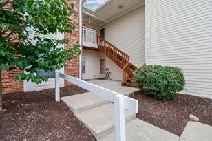 856 Edgewood Glen Dr, Valparaiso, IN 46385 - Photo 1