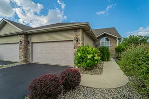 402 W Gard Dr, Crown Point, IN 46307 - Photo 1