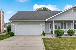 205 Plum Creek Dr, Schererville, IN 46375 - Photo 1