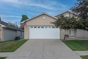 10677 Keystone Ln, Crown Point, IN 46307 - Photo 1