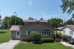 913 N Agnew St, Winamac, IN 46996 - Photo 1