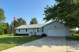 8193 Oak Tree Dr, Rensselaer, IN 47978 - Photo 1