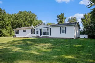 756 E 25th Pl, Lake Station, IN 46405 - Photo 1