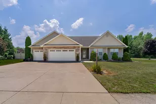 411 17th St SE, Demotte, IN 46310 - Photo 1