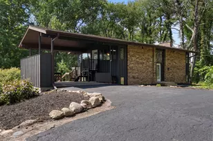 22 Crestview Dr, Valparaiso, IN 46383 - Photo 1