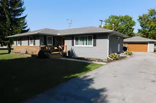 542 Dunewood Dr, Chesterton, IN 46304 - Photo 1