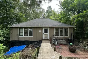 5406 Leisure Dr, Valparaiso, IN 46383 - Photo 1