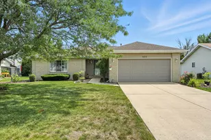 933 Sunflower Ln, Dyer, IN 46311 - Photo 1