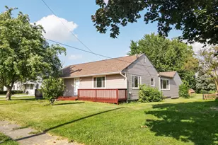 121 N Benton St, Goodland, IN 47948 - Photo 1