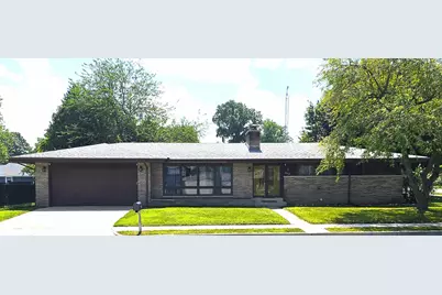 814 W 10th Street, La Porte, IN 46350 - Photo 1