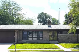 814 W 10th St, La Porte, IN 46350 - Photo 1